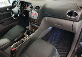 Подержанный автомобиль Ford Focus Sedan 2008 года (11 фото)