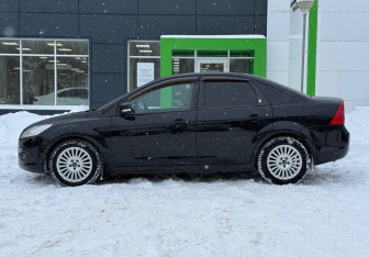 Подержанный автомобиль Ford Focus Sedan 2008 года (8 фото)