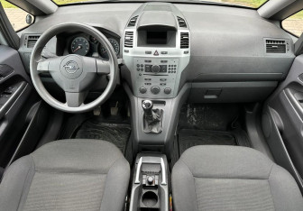 Подержанный автомобиль Opel Zafira Compactvan 2010 года (9 фото)