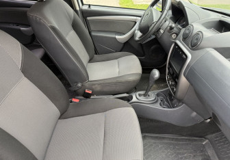 Подержанный автомобиль Renault Duster 2013 года (10 фото)