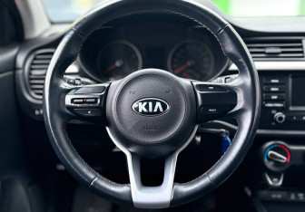 Подержанный автомобиль Kia Rio Hatchback 2020 года (12 фото)
