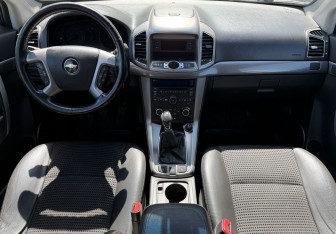 Подержанный автомобиль Chevrolet Captiva 2012 года (11 фото)
