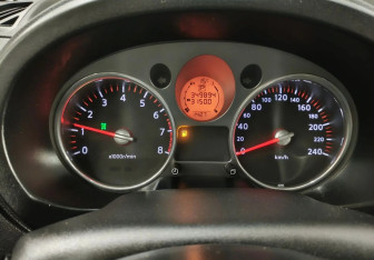Подержанный автомобиль Nissan X-Trail 2010 года (12 фото)
