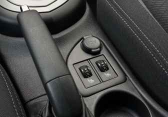 Подержанный автомобиль Peugeot 408 2014 года (14 фото)