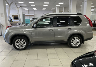 Подержанный автомобиль Nissan X-Trail 2012 года (8 фото)