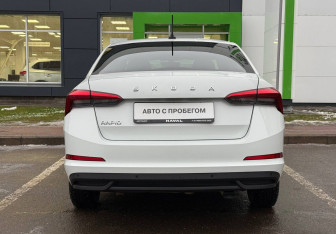 Подержанный автомобиль Skoda Rapid Liftback 2020 года (6 фото)