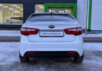 Подержанный автомобиль Kia Rio Sedan 2013 года (6 фото)