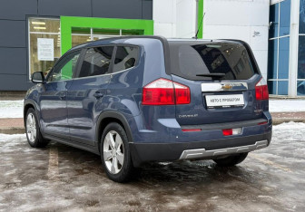 Подержанный автомобиль Chevrolet Orlando 2014 года (7 фото)