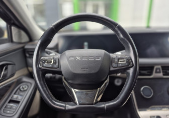 Подержанный автомобиль Exeed TXL 2022 года (12 фото)