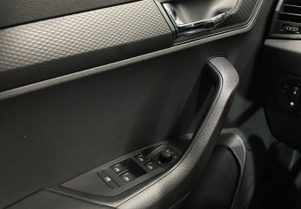 Подержанный автомобиль Skoda Karoq 2021 года (16 фото)