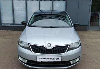 Подержанный автомобиль Skoda Rapid Liftback 2016 года (2 фото)