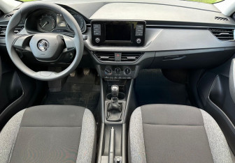 Подержанный автомобиль Skoda Rapid Liftback 2020 года (9 фото)