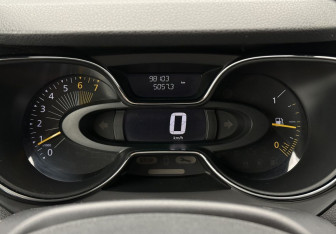 Подержанный автомобиль Renault Kaptur 2016 года (12 фото)