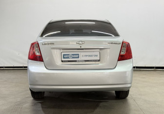 Подержанный автомобиль Chevrolet Lacetti Sedan 2008 года (6 фото)