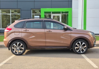 Подержанный автомобиль LADA (ВАЗ) XRAY 2017 года (4 фото)