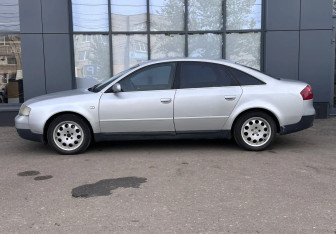 Подержанный автомобиль Audi A6 Sedan 2001 года (8 фото)