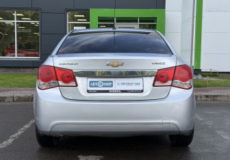 Подержанный автомобиль Chevrolet Cruze Sedan 2012 года (7 фото)
