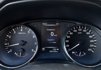 Подержанный автомобиль Nissan Qashqai 2016 года (11 фото)