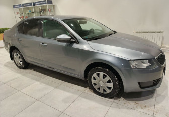 Подержанный автомобиль Skoda Octavia Liftback 2015 года (4 фото)