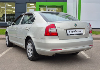 Подержанный автомобиль Skoda Octavia Liftback 2012 года (7 фото)