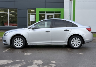 Подержанный автомобиль Chevrolet Cruze Sedan 2012 года (4 фото)