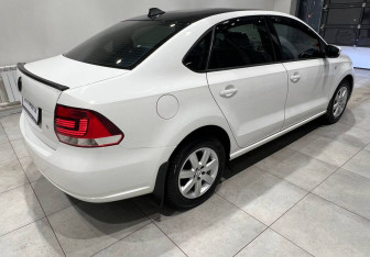 Подержанный автомобиль Volkswagen Polo Sedan 2013 года (6 фото)