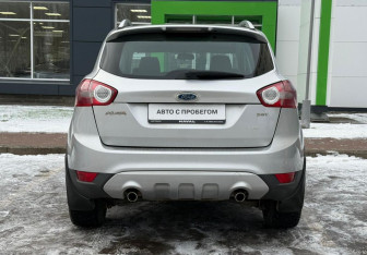 Подержанный автомобиль Ford Kuga 2009 года (6 фото)