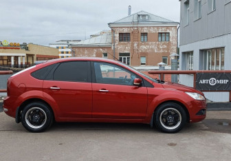 Подержанный автомобиль Ford Focus Hatchback 2009 года (4 фото)