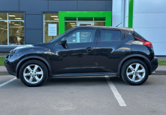Подержанный автомобиль Nissan Juke 2011 года (8 фото)