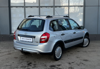Подержанный автомобиль LADA (ВАЗ) Kalina Wagon 2015 года (6 фото)