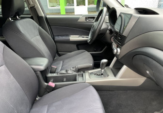 Подержанный автомобиль Subaru Forester Suv 2010 года (10 фото)