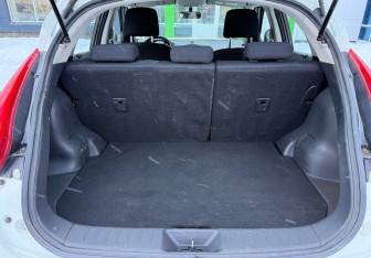 Подержанный автомобиль Nissan Juke 2012 года (17 фото)