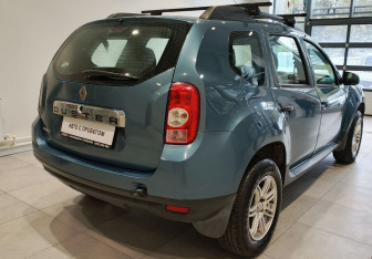 Подержанный автомобиль Renault Duster 2013 года (7 фото)