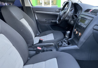 Подержанный автомобиль Skoda Octavia Liftback 2007 года (10 фото)
