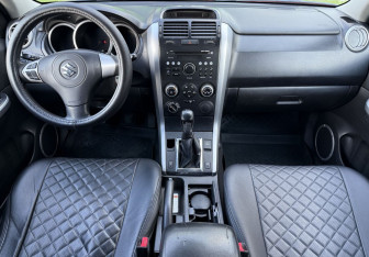 Подержанный автомобиль Suzuki Grand Vitara 2008 года (9 фото)