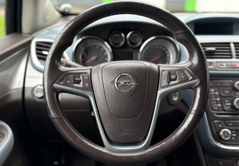 Подержанный автомобиль Opel Mokka 2013 года (12 фото)