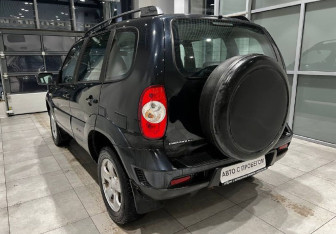 Подержанный автомобиль Chevrolet Niva 2012 года (4 фото)