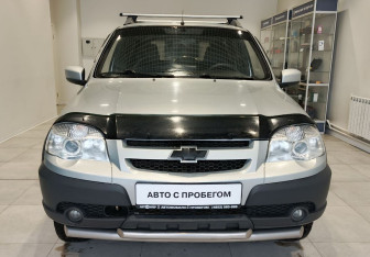 Подержанный автомобиль Chevrolet Niva 2014 года (2 фото)