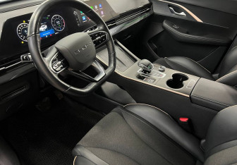 Подержанный автомобиль Omoda C5 2022 года (10 фото)