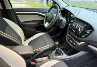 Подержанный автомобиль LADA (ВАЗ) Vesta Wagon 2020 года (10 фото)