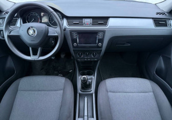 Подержанный автомобиль Skoda Rapid Liftback 2018 года (10 фото)