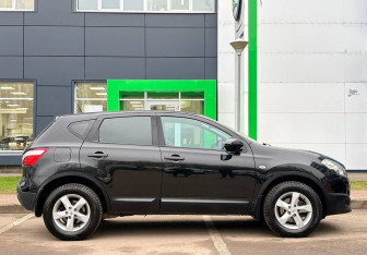 Подержанный автомобиль Nissan Qashqai 2013 года (4 фото)