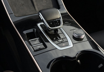 Подержанный автомобиль Omoda C5 2023 года (14 фото)