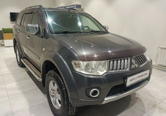 Подержанный автомобиль Mitsubishi Pajero Sport 2010 года (3 фото)