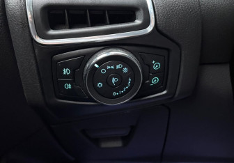 Подержанный автомобиль Ford Focus Hatchback 2012 года (16 фото)