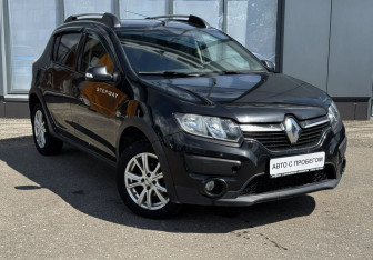 Подержанный автомобиль Renault Sandero 2018 года (3 фото)