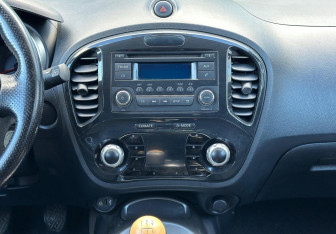 Подержанный автомобиль Nissan Juke 2011 года (14 фото)