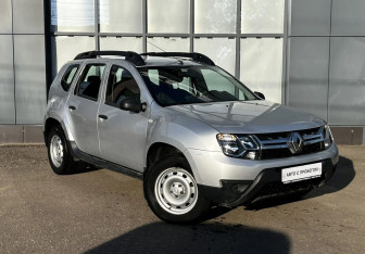 Подержанный автомобиль Renault Duster 2018 года (3 фото)