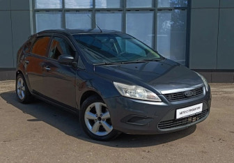 Подержанный автомобиль Ford Focus Hatchback 2010 года (3 фото)