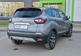 Подержанный автомобиль Renault Kaptur 2018 года (6 фото)